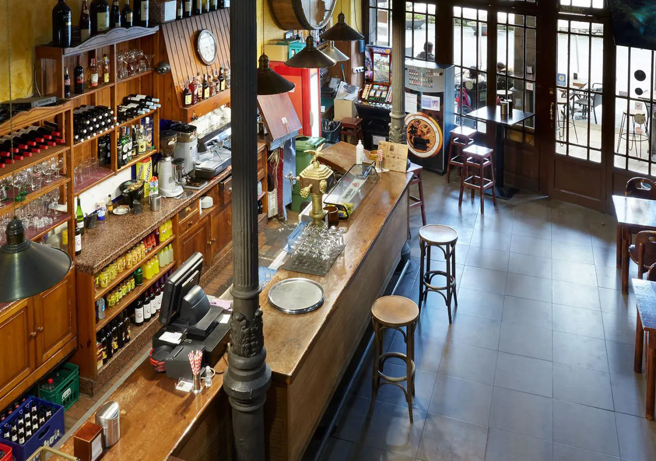 Bar